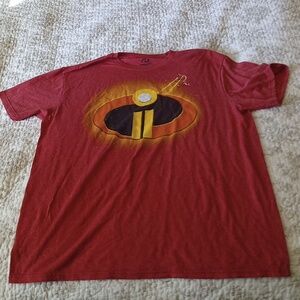 Incredibles L tshirt red